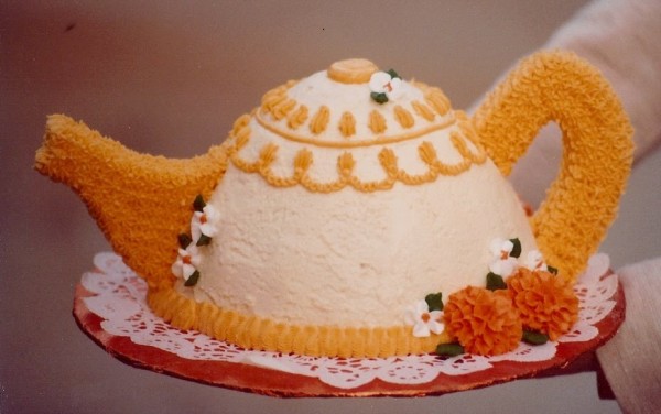 teapot cake