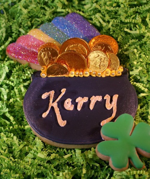 Pot of Gold St Patricks Day Decorated Cookie