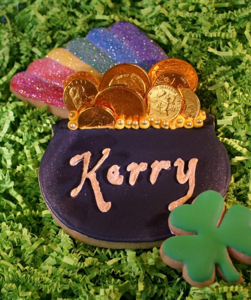 Pot of Gold St Patricks Day Decorated Cookie Pot of Gold St Patricks Day Decorated Cookie