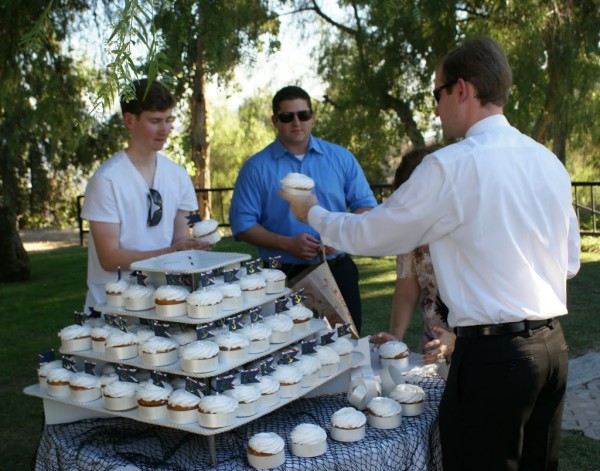 nautical wedding cupcakes