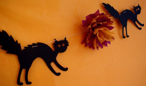 halloween cat garland with pom poms