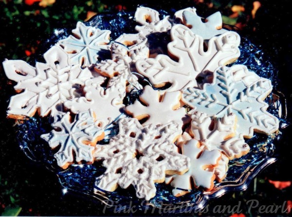 decorate snowflake cookies gift basket