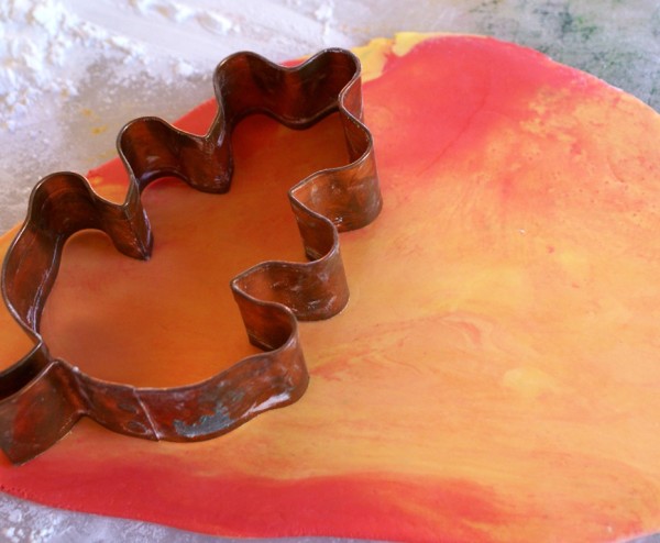deocrated fall leaves with fondant                                      