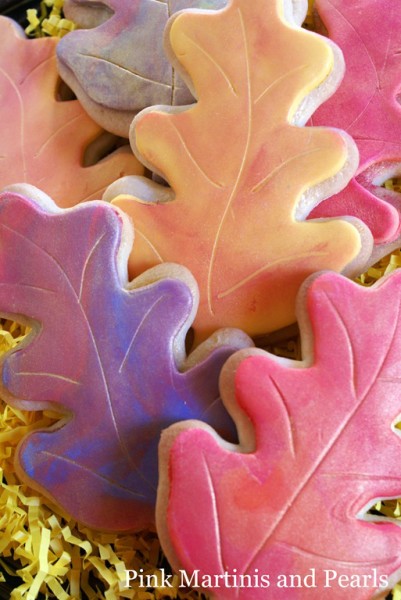 deocrated fall leaves with fondant                                    