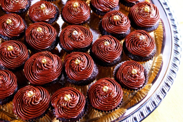 mini chocolate cupcakes