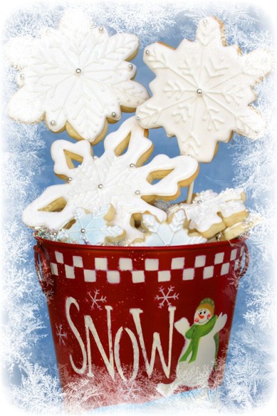 decorated snowflake cookies  