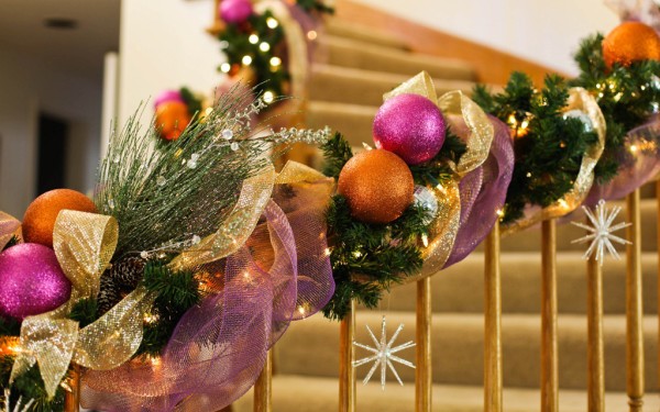 stair bannister holiday decorations
