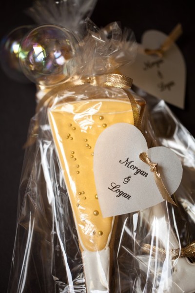 champagne glass cookies with tags