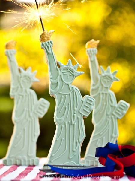 Decorated Statue of Liberty Cookies with sparklers