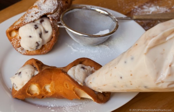 Carlo's Bakery Canoli-5076