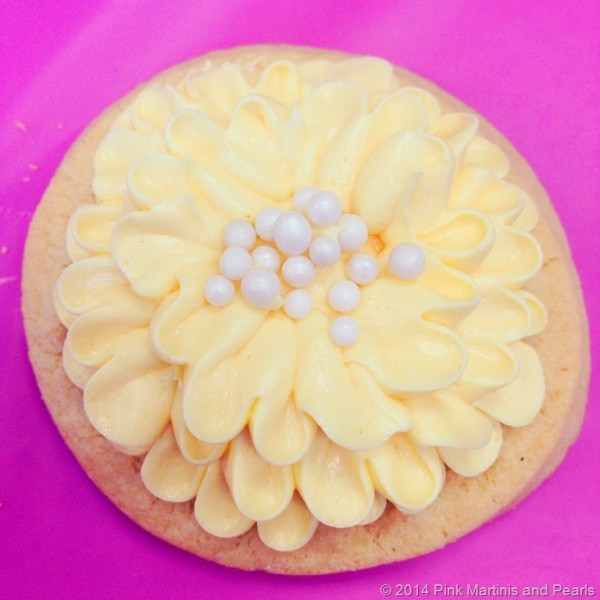 Wilton Sweet Up decorated zinnia flower cookie