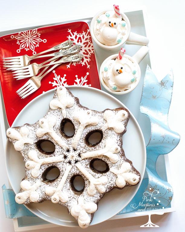 Snowflake Gingerbread Cake with a Cocoa Trimming Kit