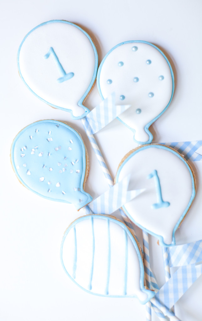 white balloon baby birthday cookies-169